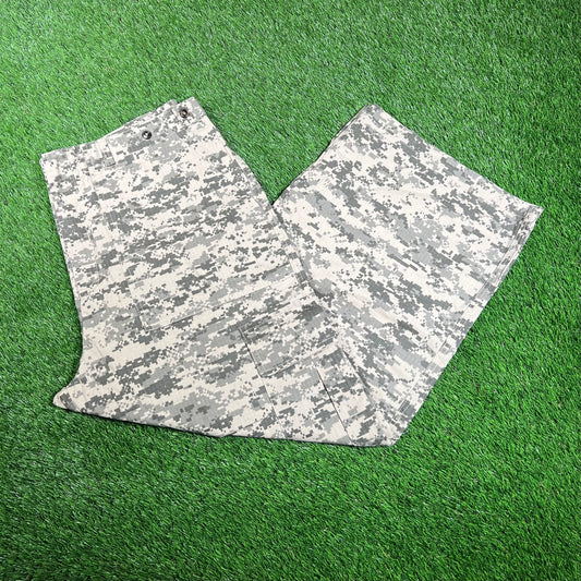 GV Gallery Raspberry Digi Camo Cargo Pants Size XL NEW x15526