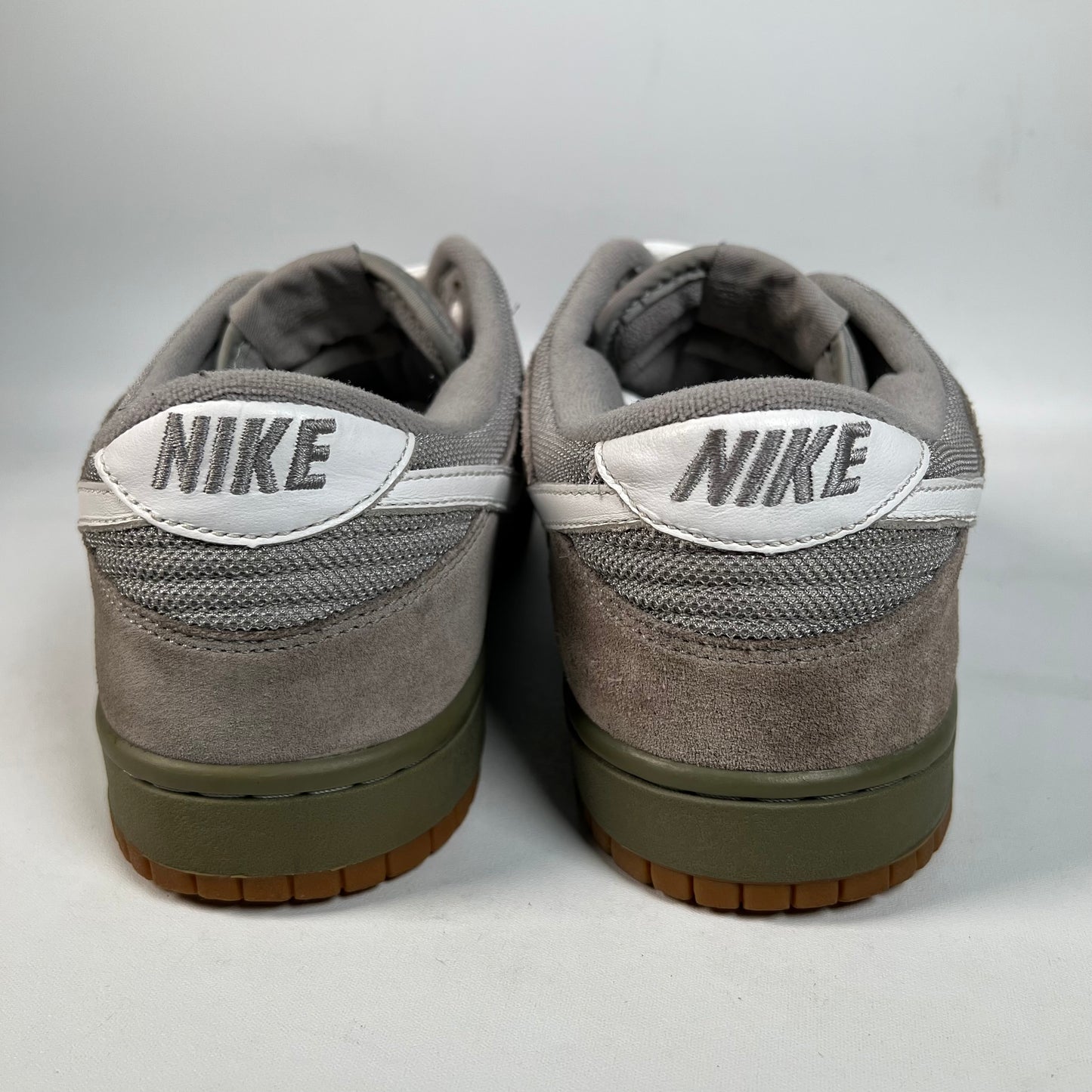 Nike Dunk Low Grey Suede (2005) Size 9.5 USED s21941