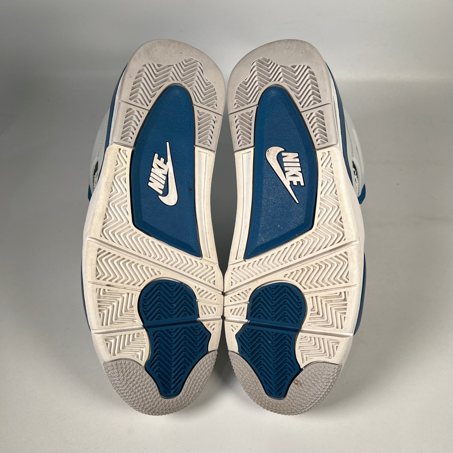 Jordan 4 Military Blue (2024) Size 9 USED s20178