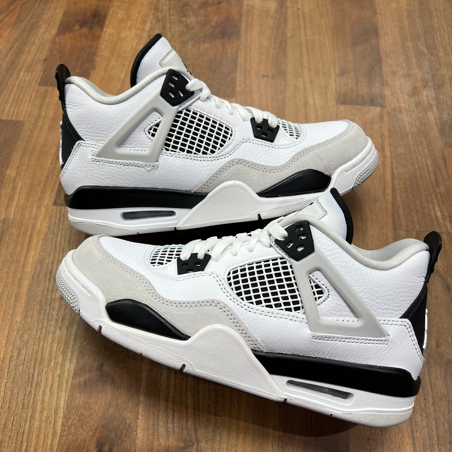Jordan 4 Retro Military Black Size 7 USED S16523