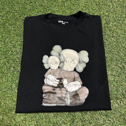 Uniqlo X Kaws Companion Figures Black Tee Size Medium USED x14211