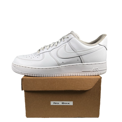 Nike Air Force White (2022) Size 11 USED S18910