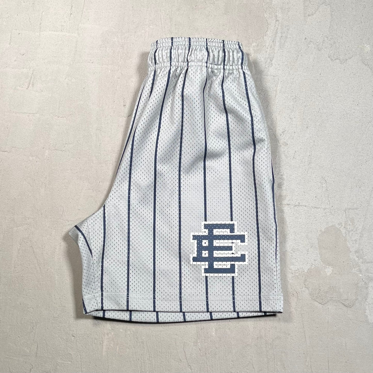 Eric Emanuel New York Yankees Pinstripe Grey Shorts Size Small USED x17598