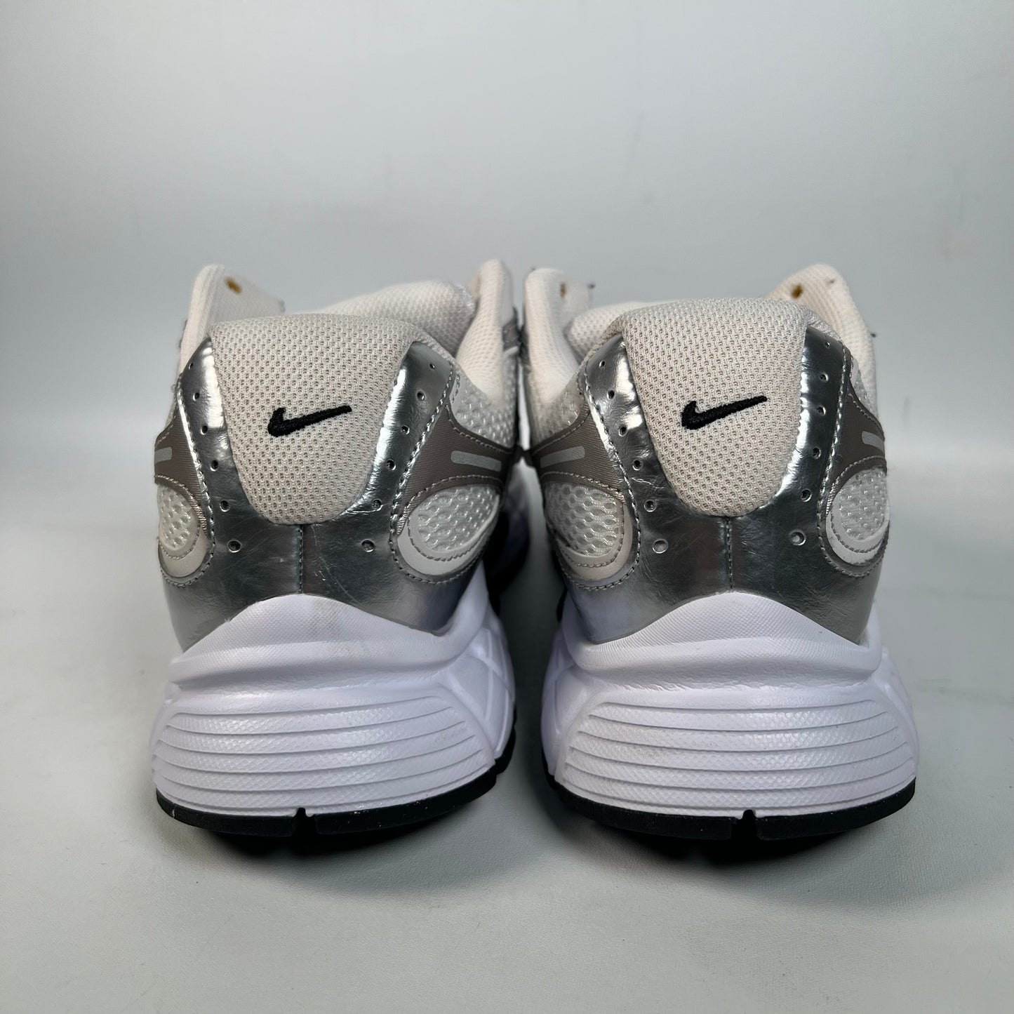 Nike V5 RNR White Vast Grey (2025) Size 8.5 USED s22495