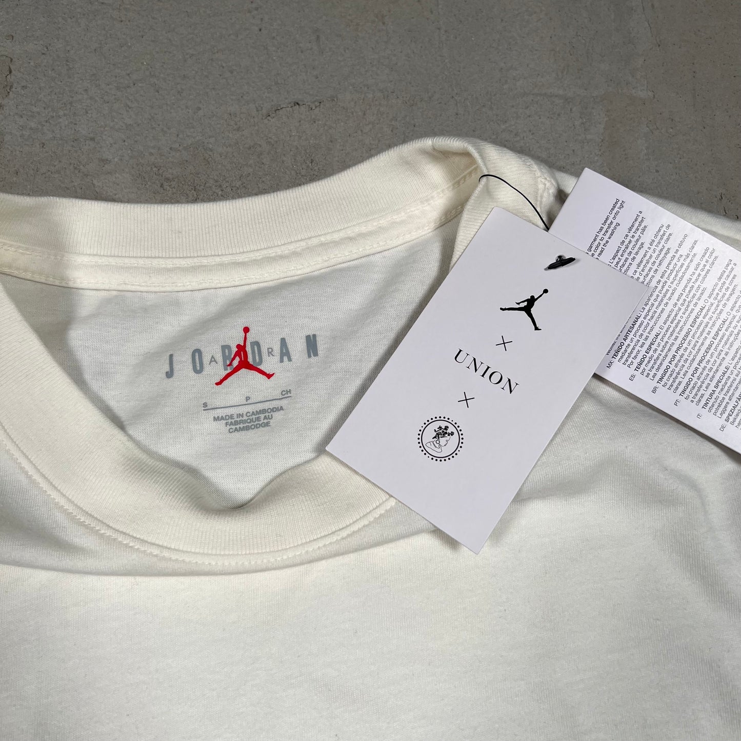 Jordan Fragment Biege Tee Size Small NEW x17432
