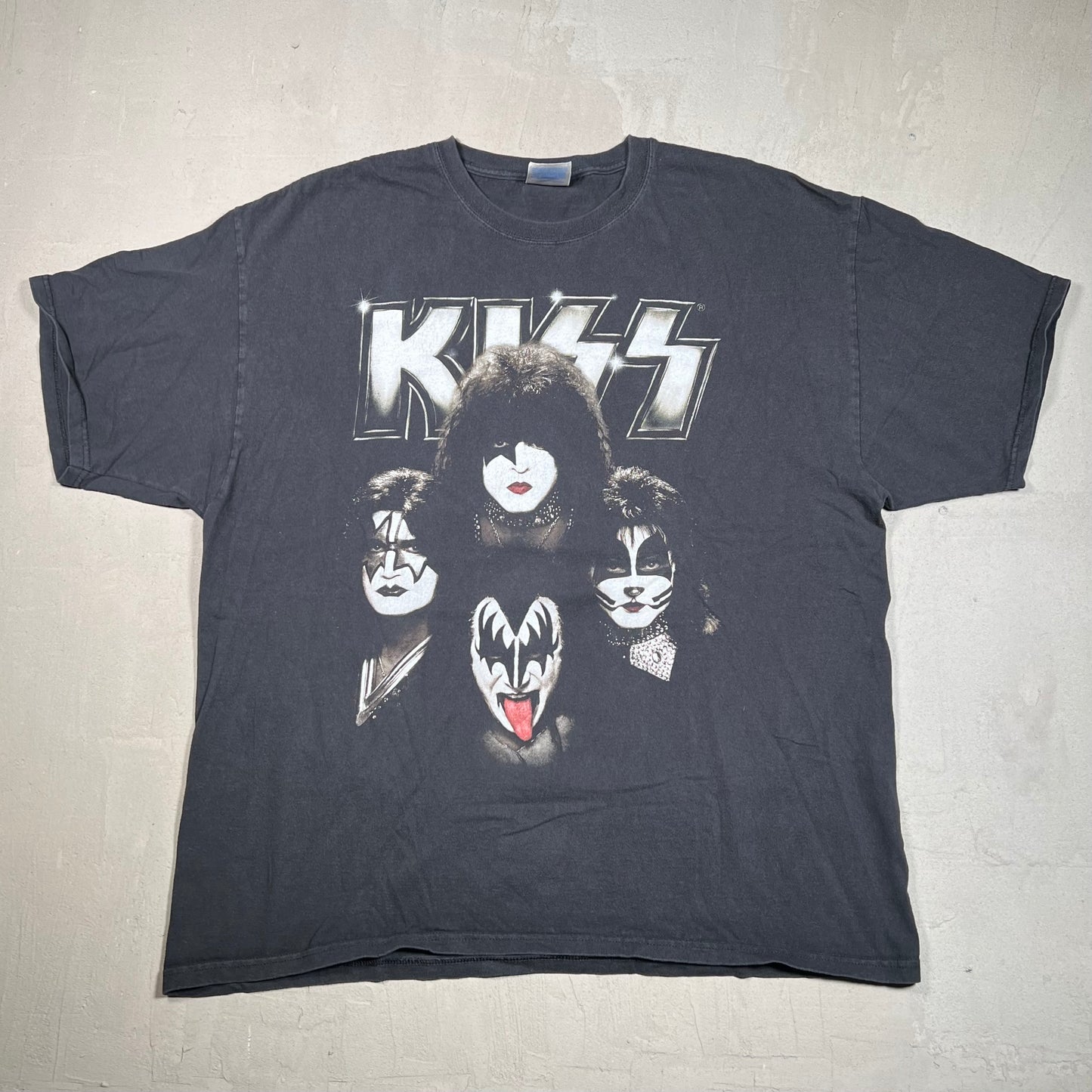 Y2K Kiss 4 Faces Flaming Guitar Black Tee Size XXL USED v19358