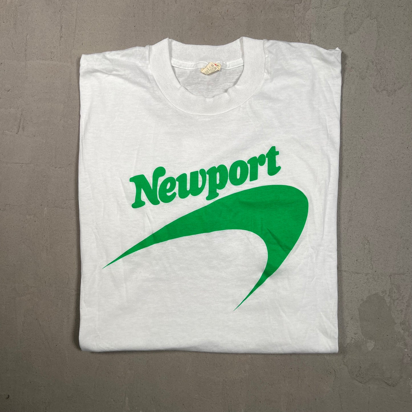 1990s Newport Cigarettes White Tee Size XL USED v19343