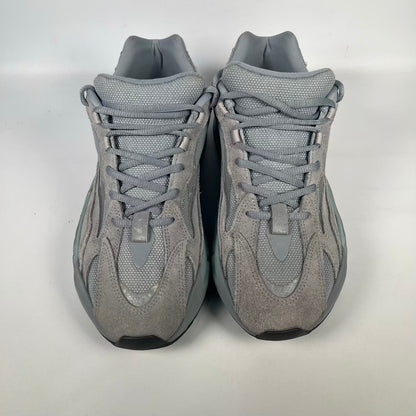 Yeezy 700v2 Hospital Blue (2019) Size 10.5 USED s23767