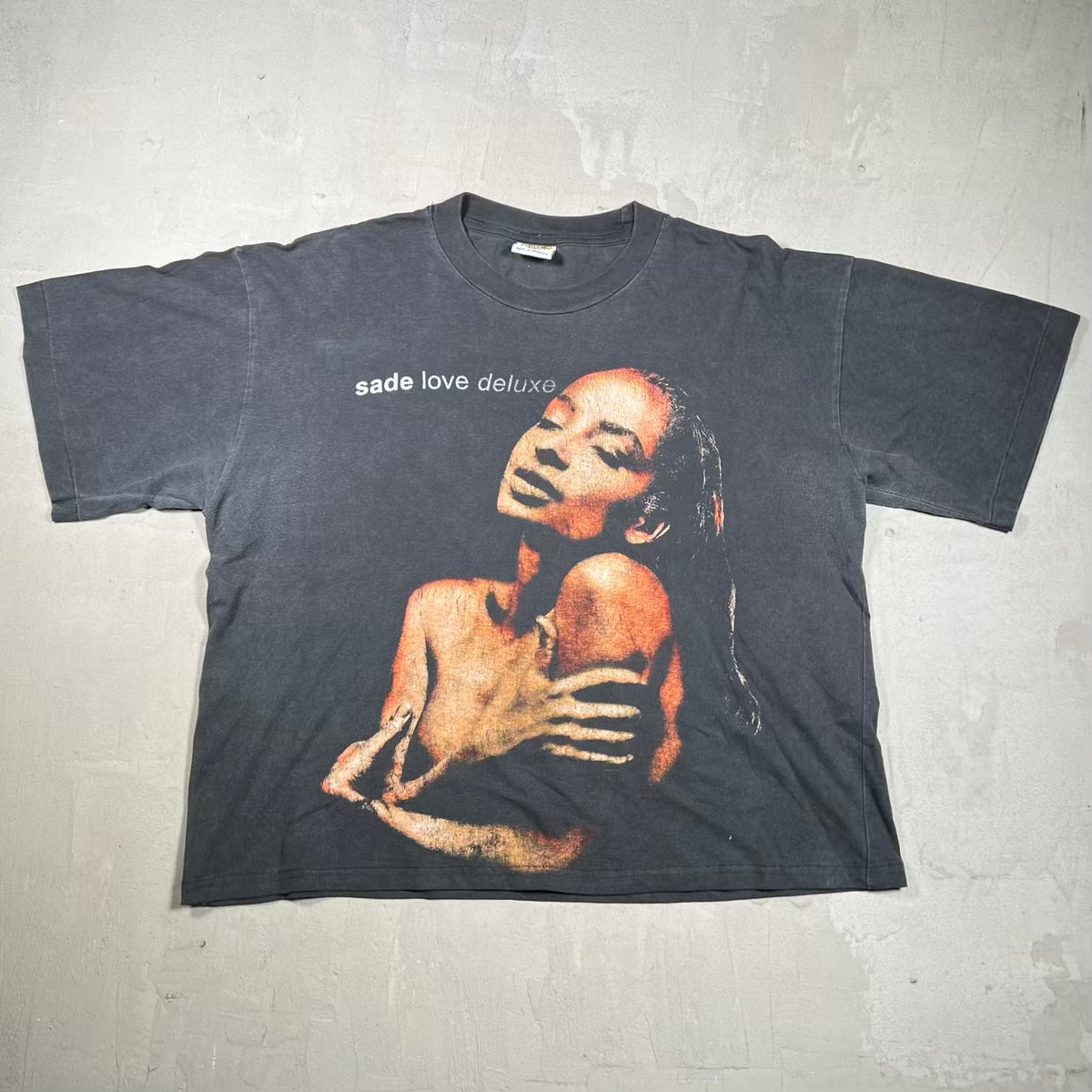 Sade "Love Deluxe" Washed Black Modern Boot Tee Size XL USED