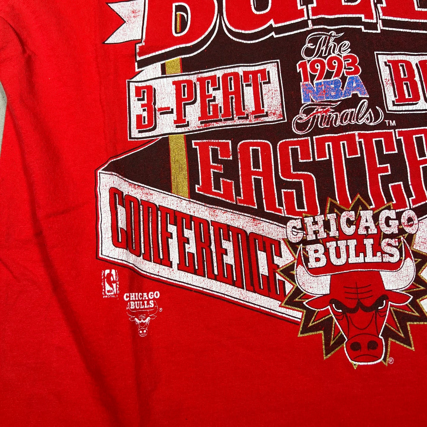 1993 Chiacgo Bulls 3 Peat Eastern Champs Red Tee Size XL USED v17808