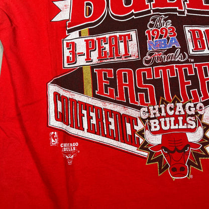 1993 Chiacgo Bulls 3 Peat Eastern Champs Red Tee Size XL USED v17808