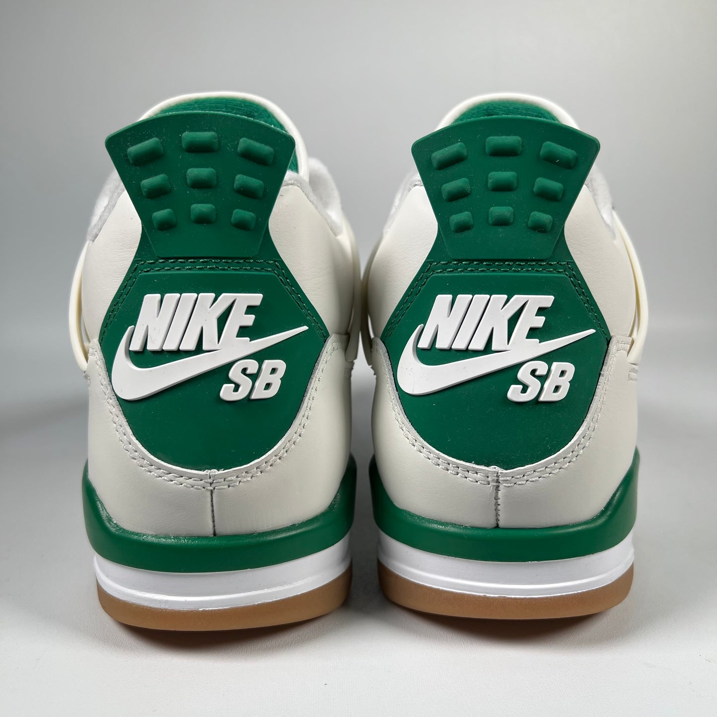 Jordan 4 Pine Green (2023) Size 8 NEW s19859