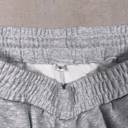 GV Gallery Raspberry Hills Lil Leon Grey Sweatpants Size Small USED x17386