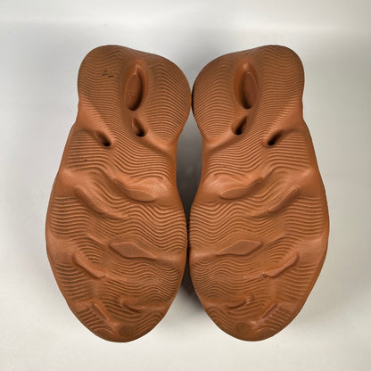 Yeezy Foam Runner Clay Red (2023) Size 9 USED s20063