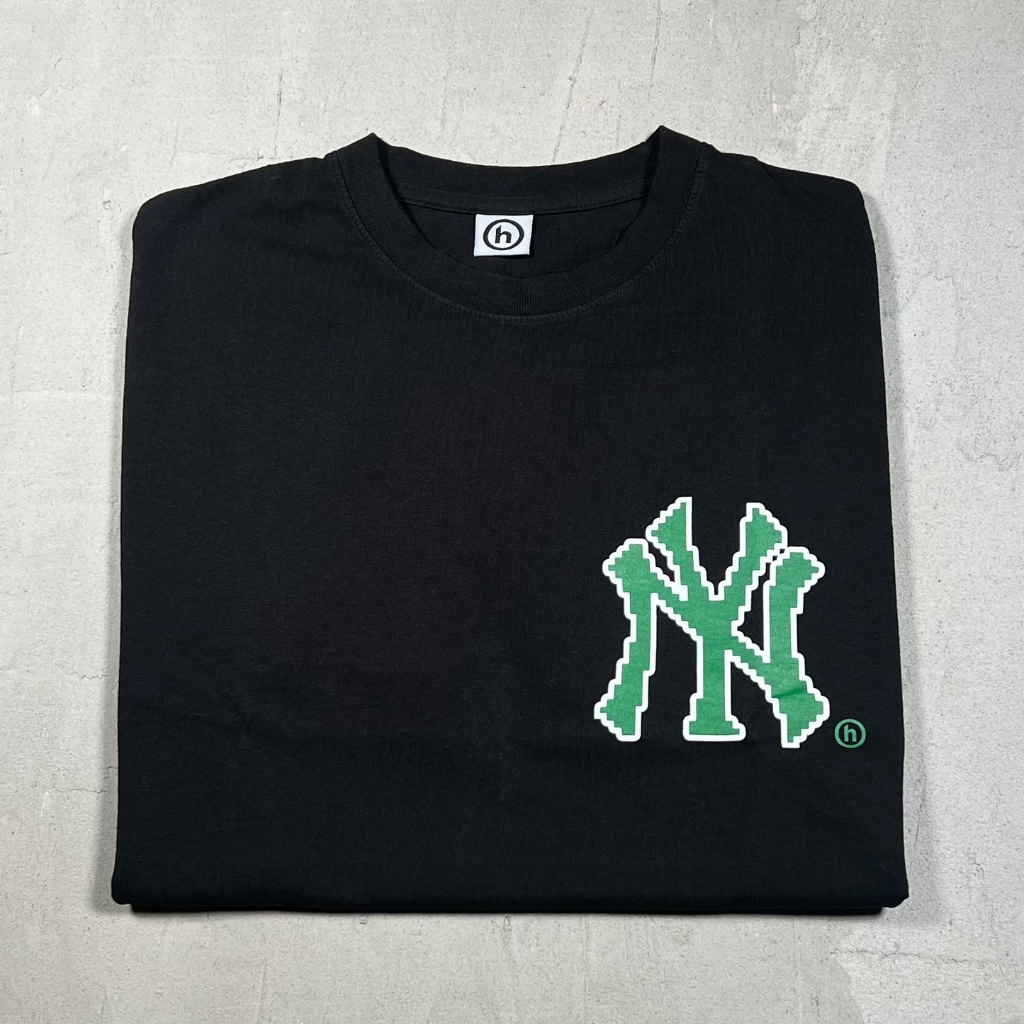 Hidden NY New York Yankees Black Tee Size Medium NEW x17330