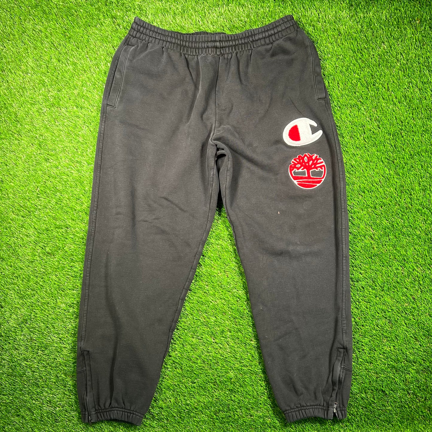 Champion Timberland Black Sweatpants Size XL USED v18759