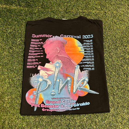 2023 Pink Summer Carnival Tour Black Tee Size Large USED v16471