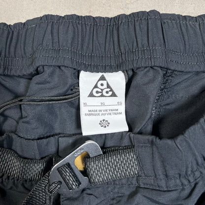 Nike ACG Black Summit Cargo Shorts Size XL USED x17642