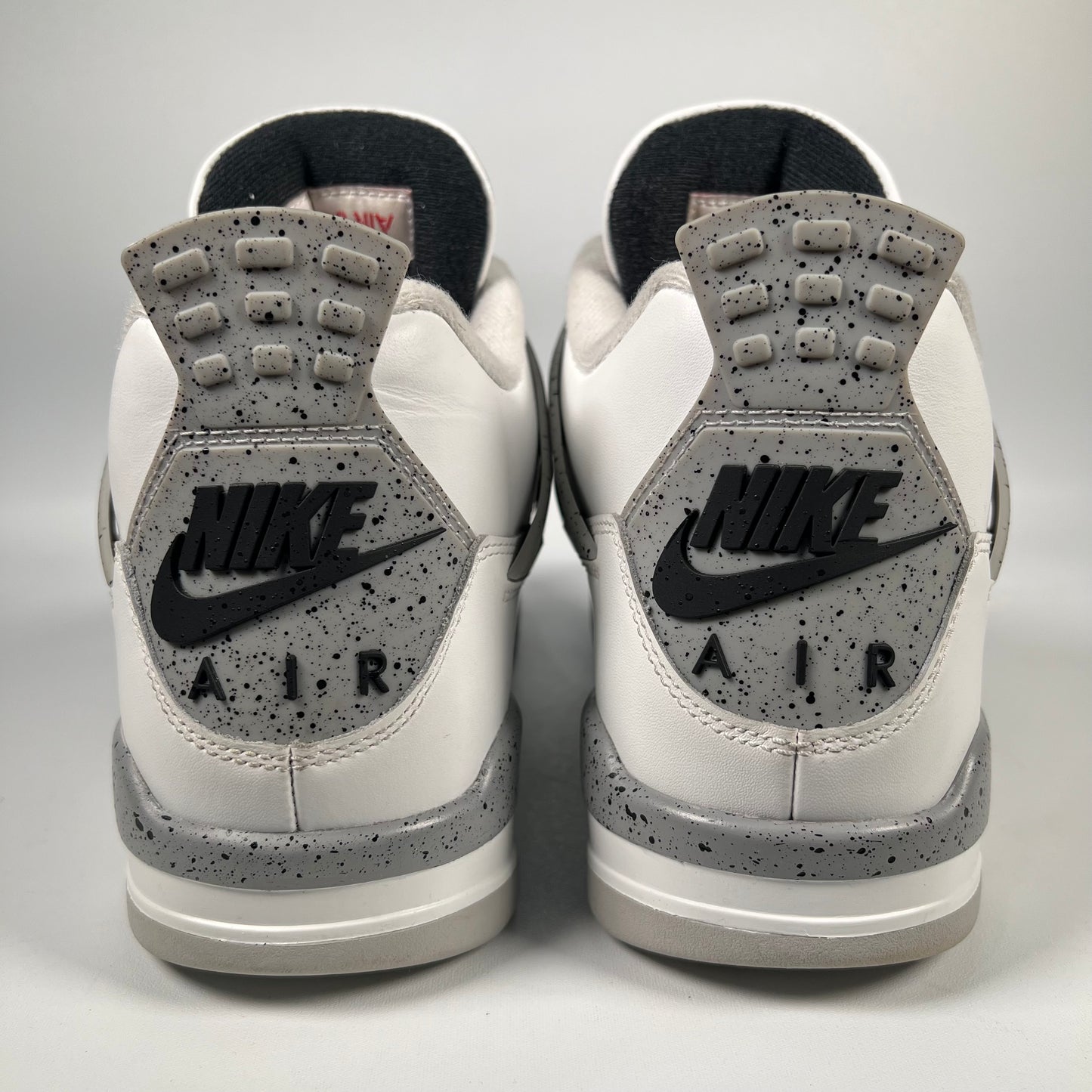 Jordan 4 White Cement (2025) Size 10 USED s19688