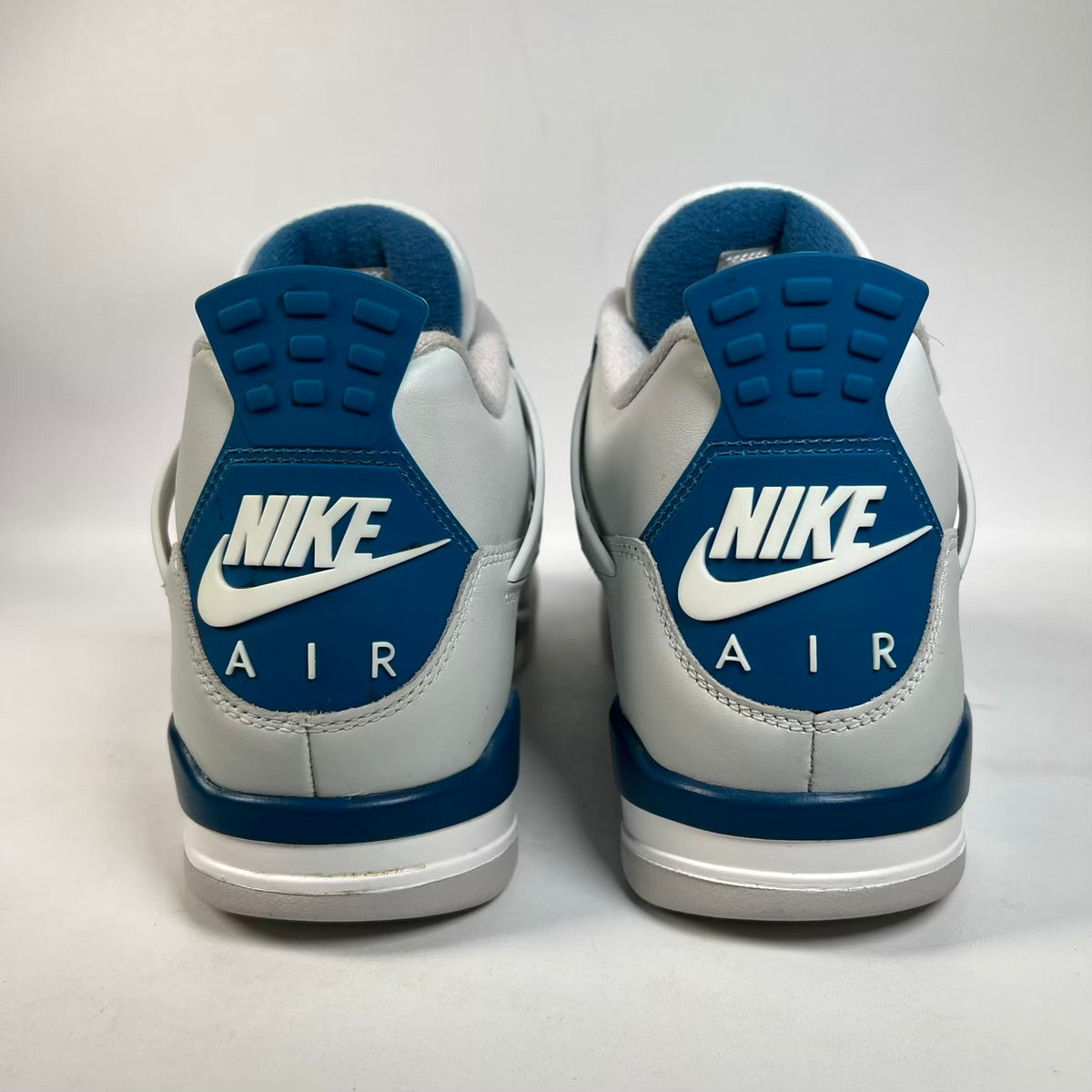 Jordan 4 Military Blue (2024) Size 10.5 USED s23351