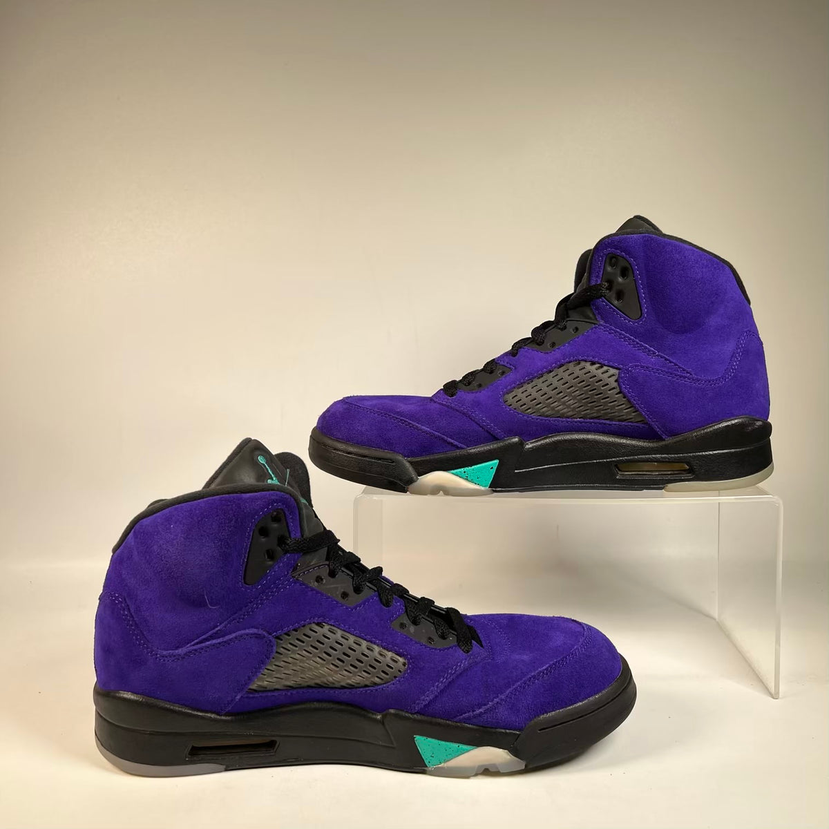 Jordan 5 Alternate Grape (2020) Size 9.5 USED s23653