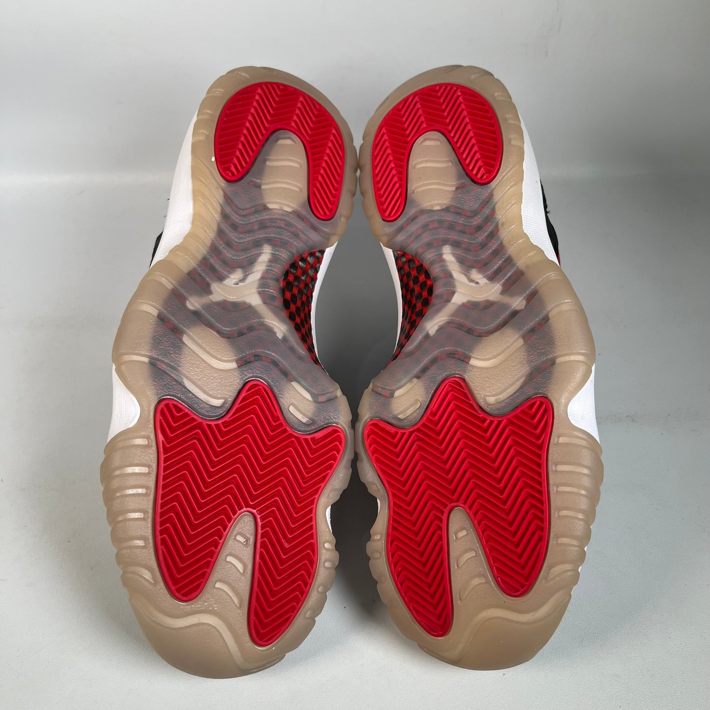 Jordan 11 Retro Low IE Bred (2021) Size 8 NEW s21158