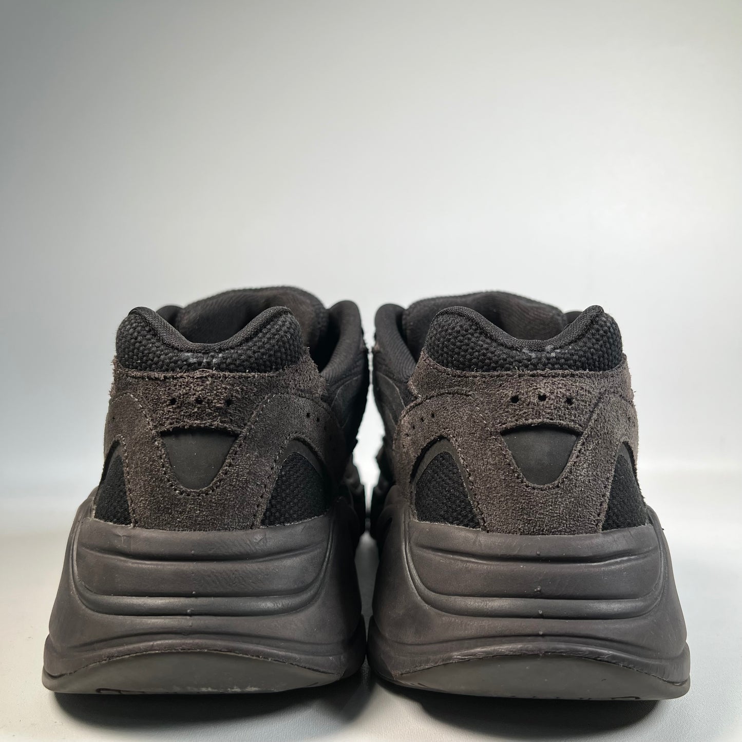 Yeezy 700 Vanta (2019) Size 10 USED s22258