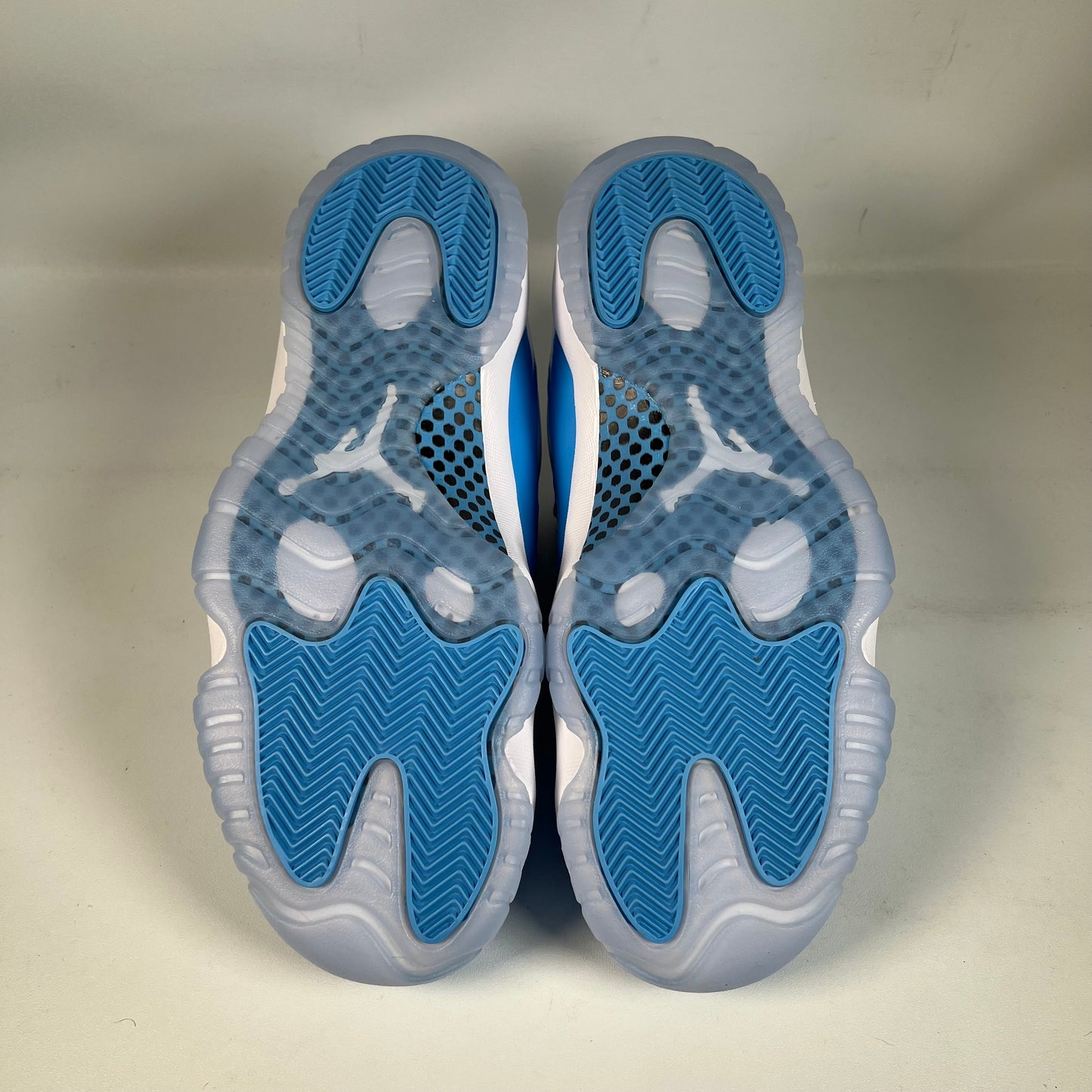Jordan 11 University Blue (2026) Size 10 NEW s22208