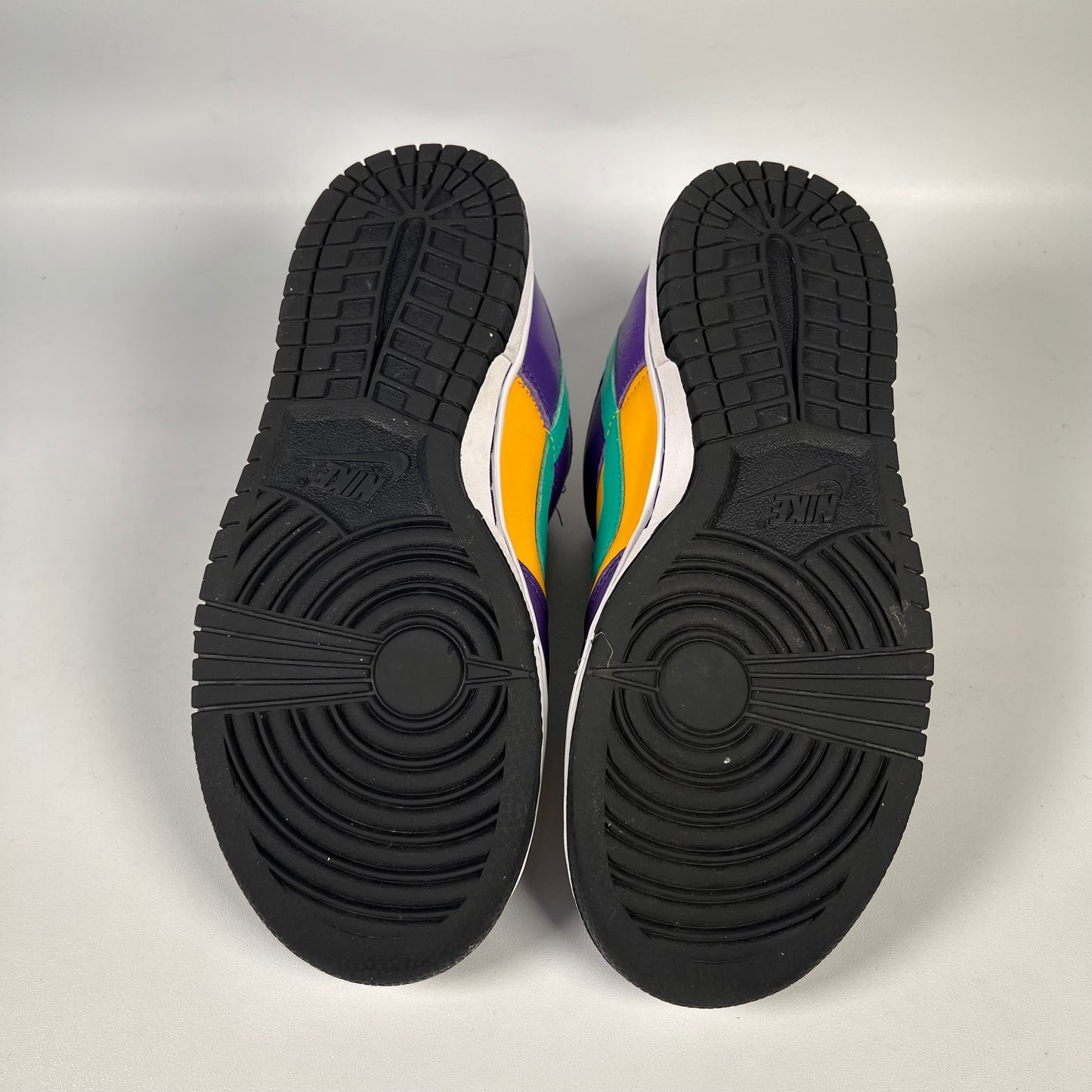 Nike SB Dunk Low Lisa Leslie (2022) Size 5.5m / 7w USED s18890