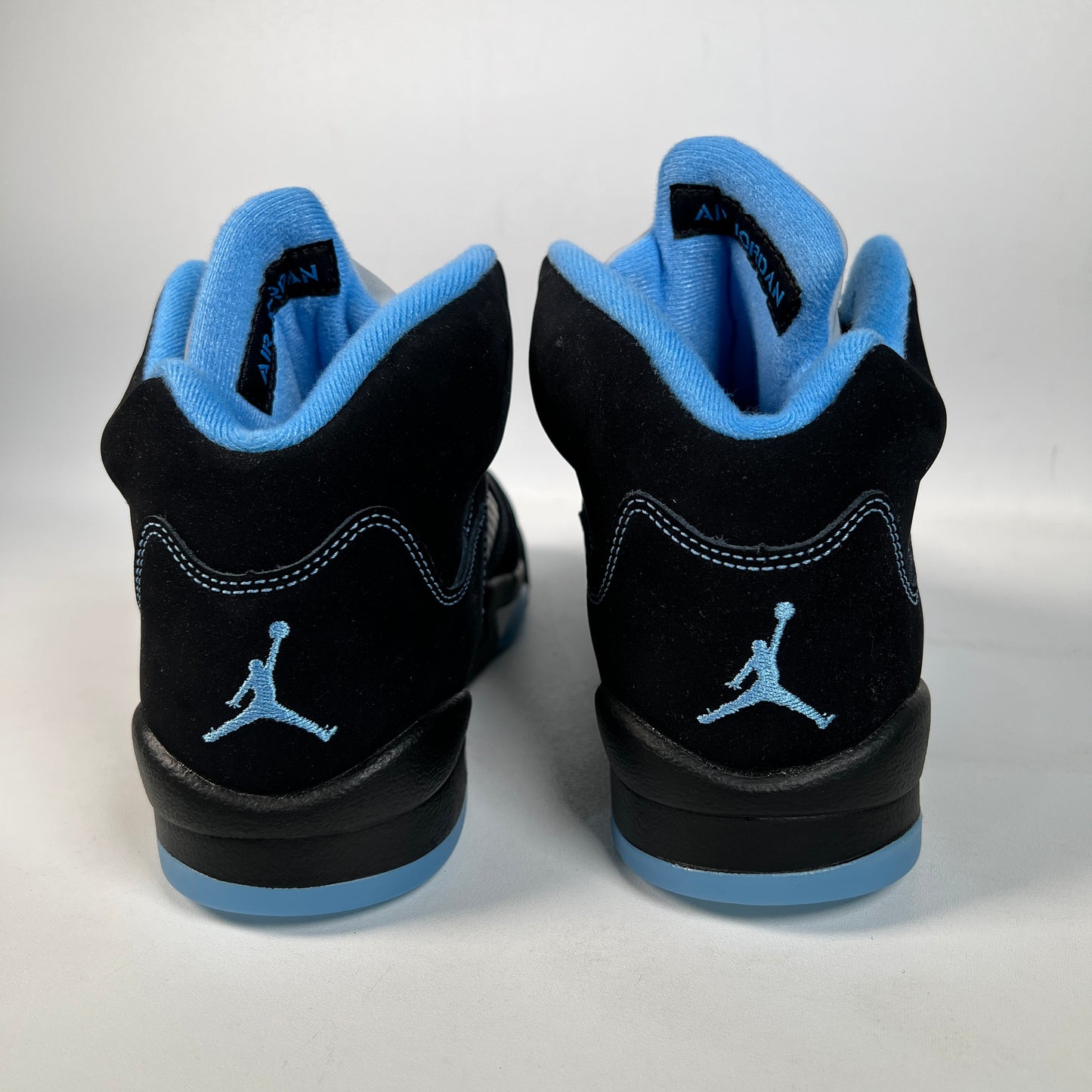 Jordan 5 Black University Blue (2026) Size 7y NEW s22565