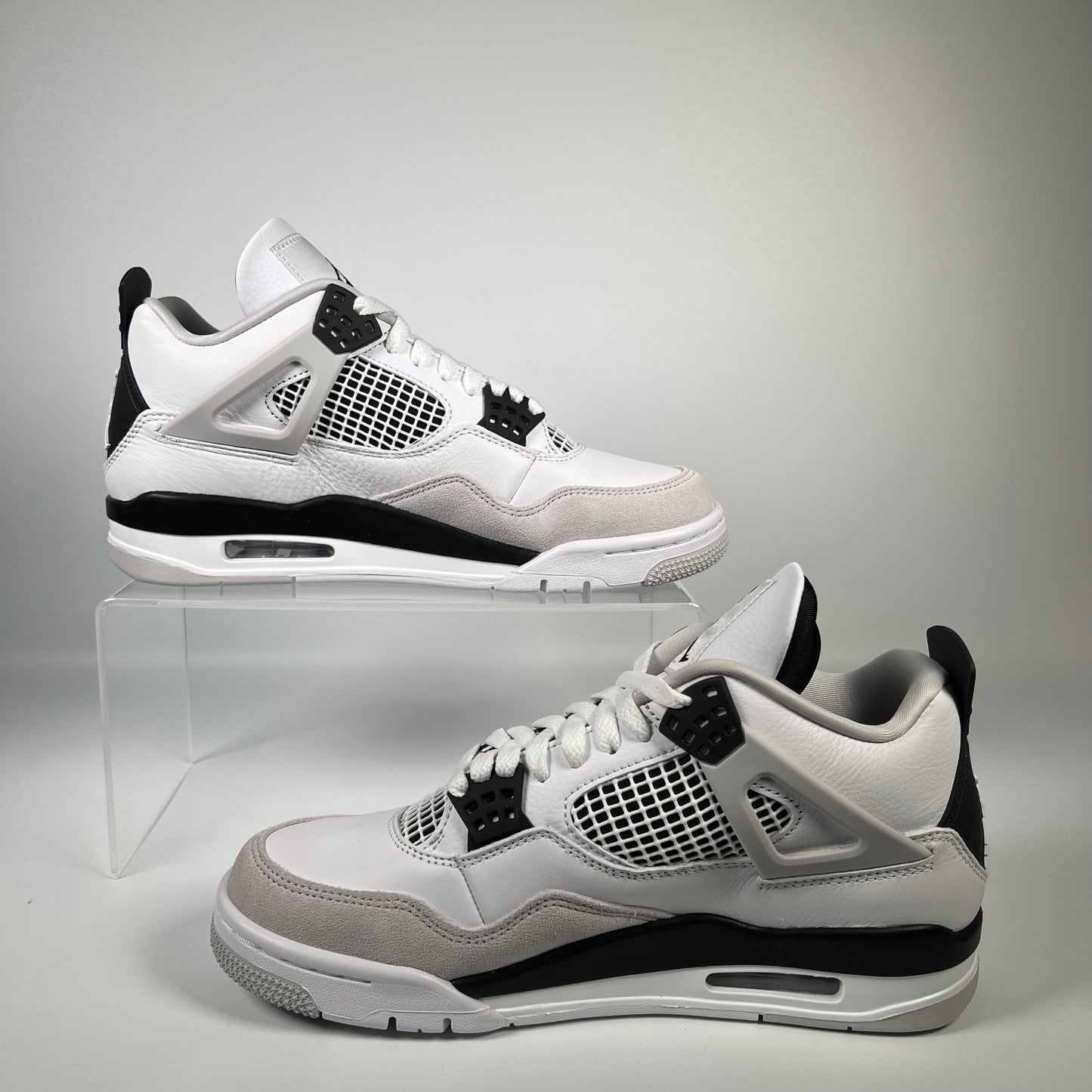 Jordan 4 Military Black (2022) Size 8 NEW s18440