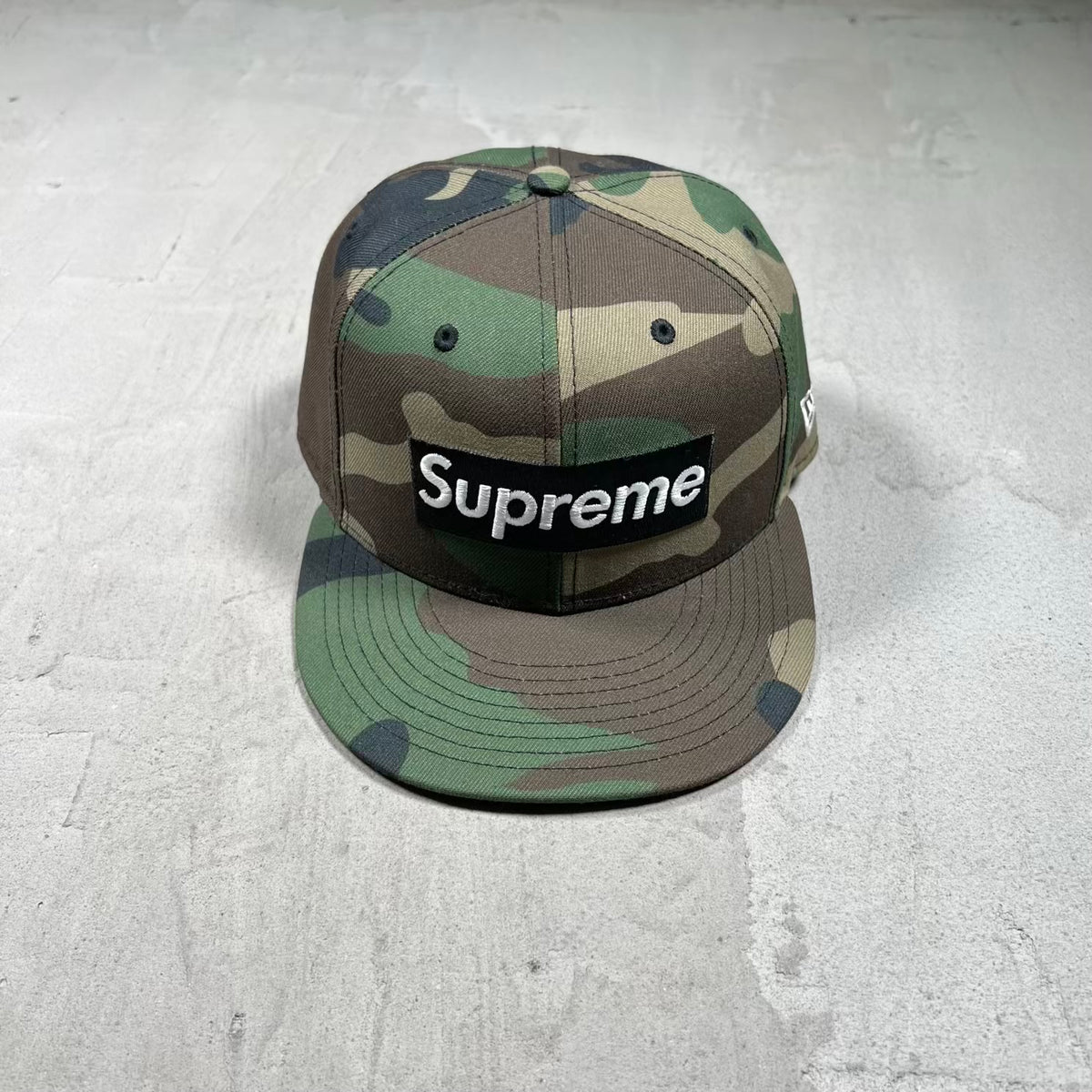 Supreme New Era Rings Box Logo Fitted Size 7.5 USED x18358
