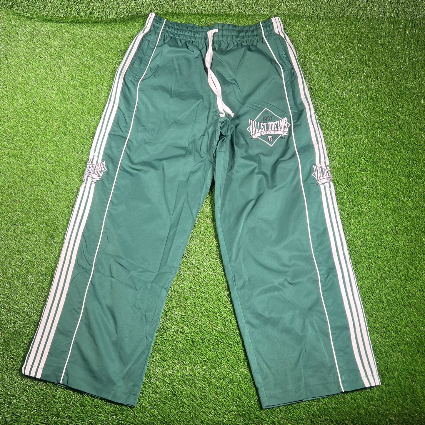 Vale Valley Dreams Green Track Pants SIze XL NEW x16009