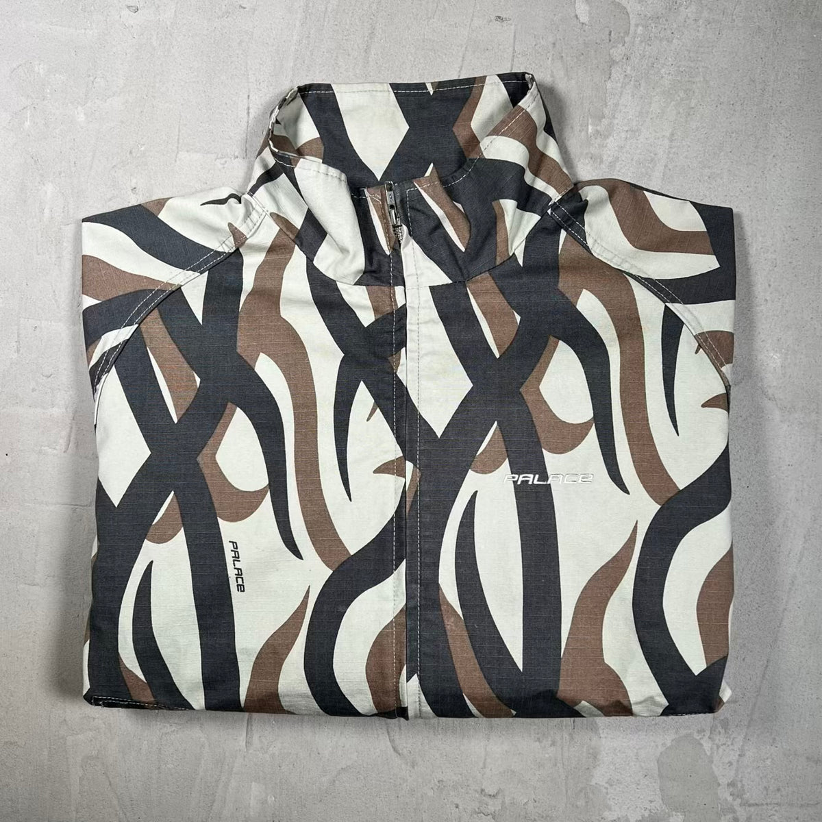 Palace RipStop Tribal Tan Jacket Size Medium USED x18701