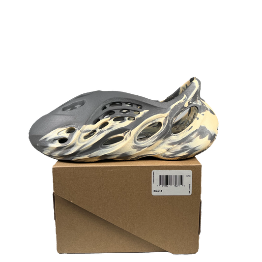 Yeezy Foam Runner MXT Moon Gray (2021) Size 8 USED s19219