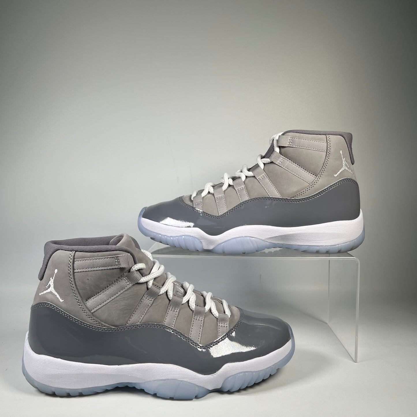 Jordan 11 Cool Grey (2021) Size 8.5 USED s20695