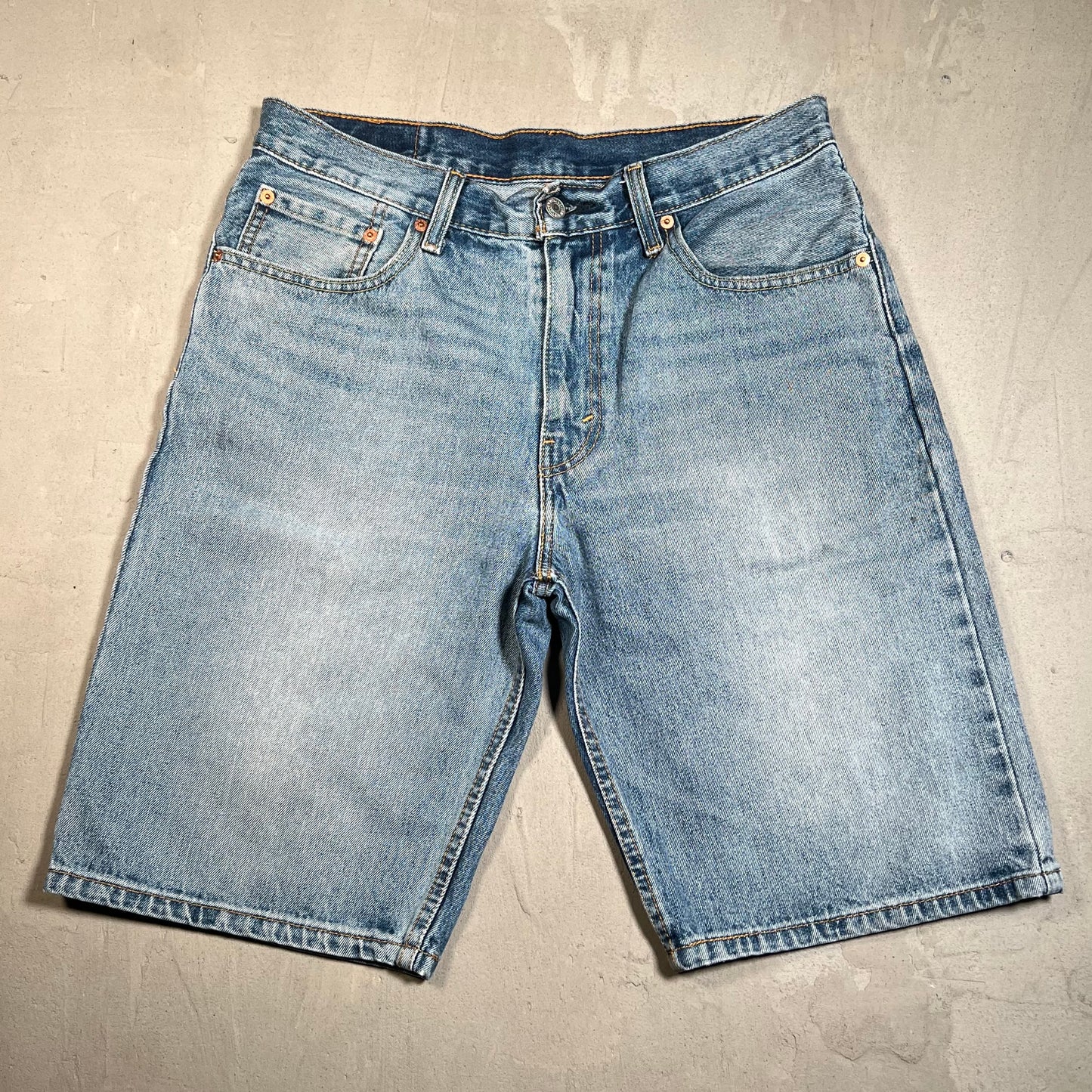Levis 569 Straight Leg Jorts Size 33 USED v19573