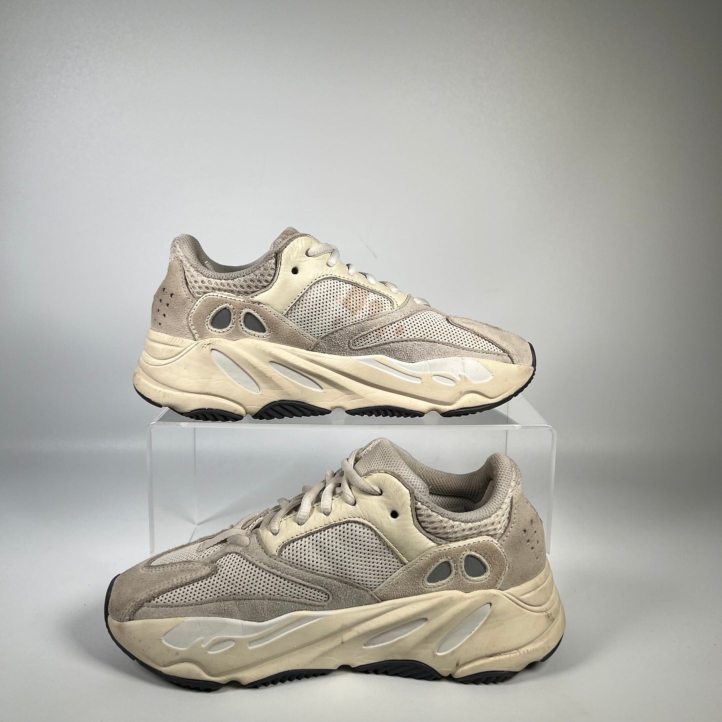 Yeezy 700 Analog (2019) Size 5.5 USED s17807