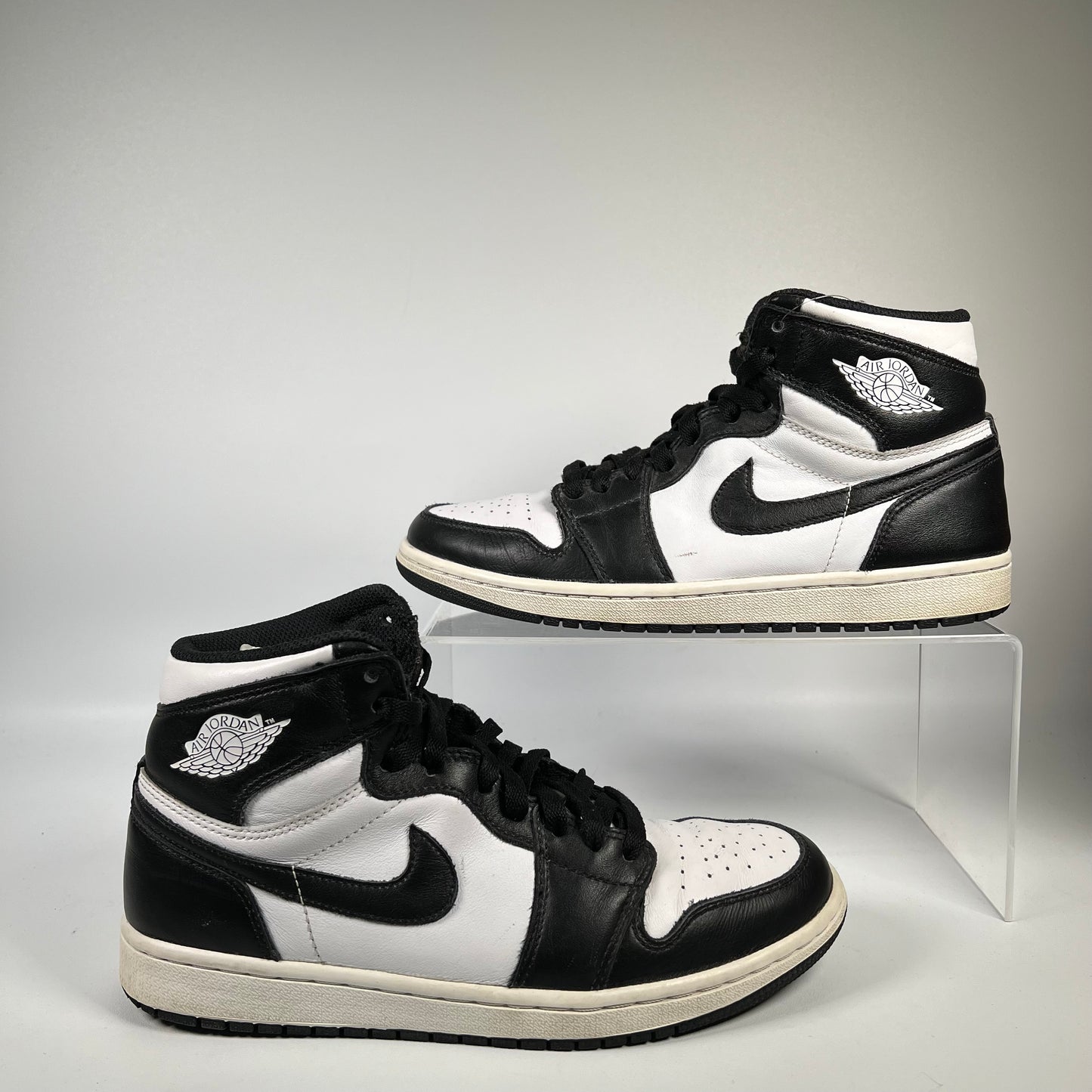 Air Jordan 1 Black White 2014 Size 8 USED s4622