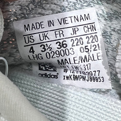 Adidas Yeezy 350 v2 Cloud Reflective Size 4 NEW s4421