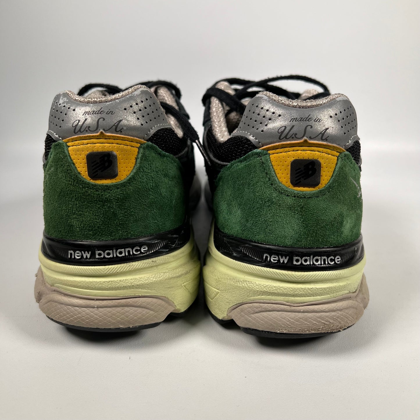 New balance 990v3 black green yellow Size 10 USED s12254