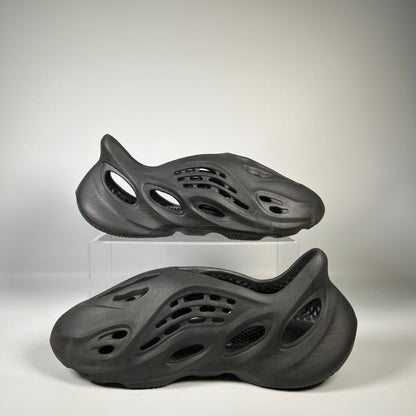 Yeezy Foam Runner Onyx (2024) Size 11 USED s20224