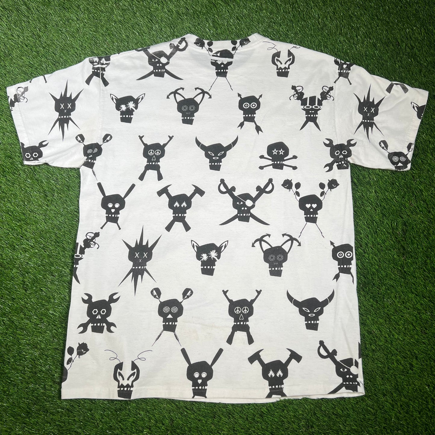 Y2K Stussy Futura Skulls AOP White Tee Size Large USED x14401