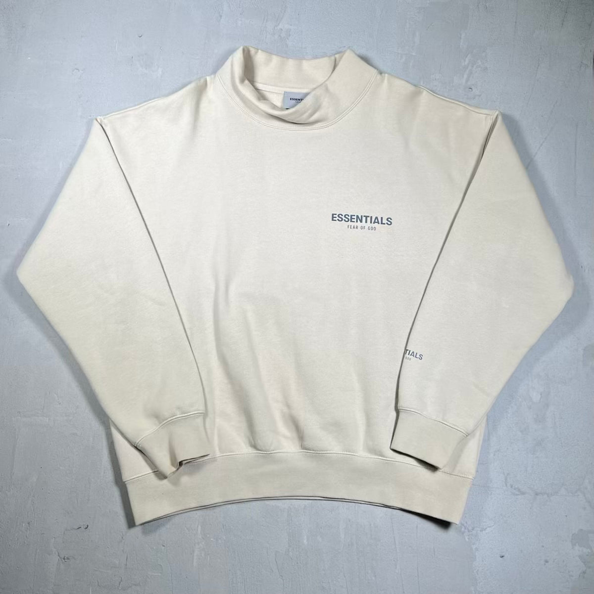 Fear of God FOG Essentials Tan Mock Neck Crewneck Size Medium USED x18616