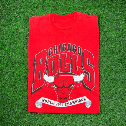 1991 Chicago Bulls Wolrd Champs Red Tee Size Large USED v18634