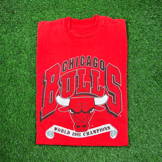 1991 Chicago Bulls Wolrd Champs Red Tee Size Large USED v18634