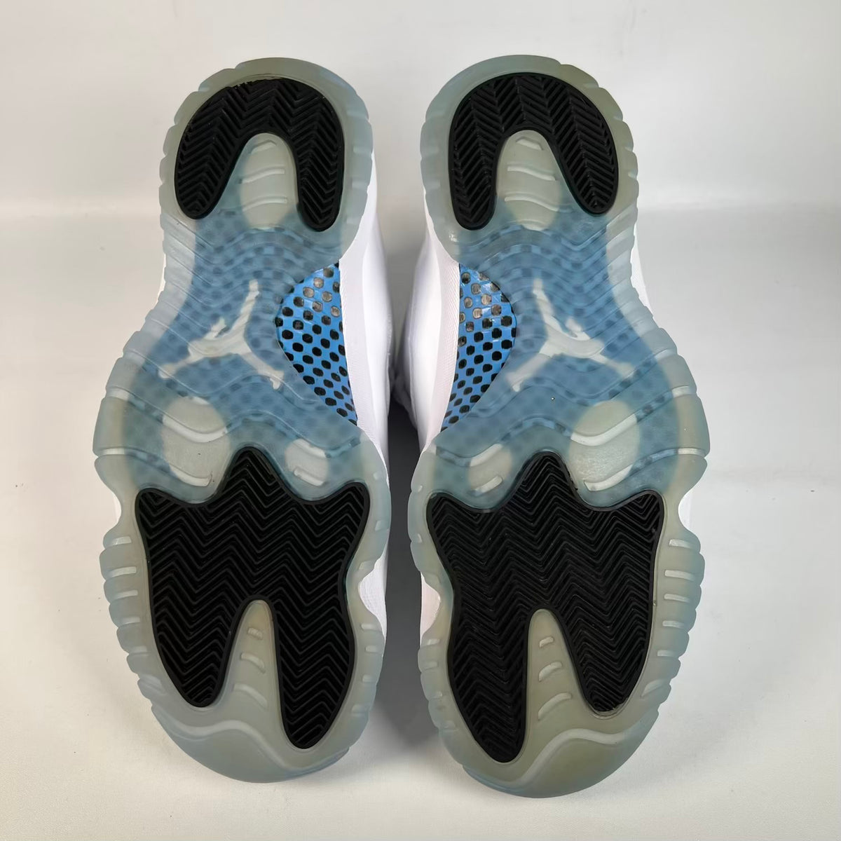 Jordan 11 High Legend Blue (2024) Size 10 USED s23540