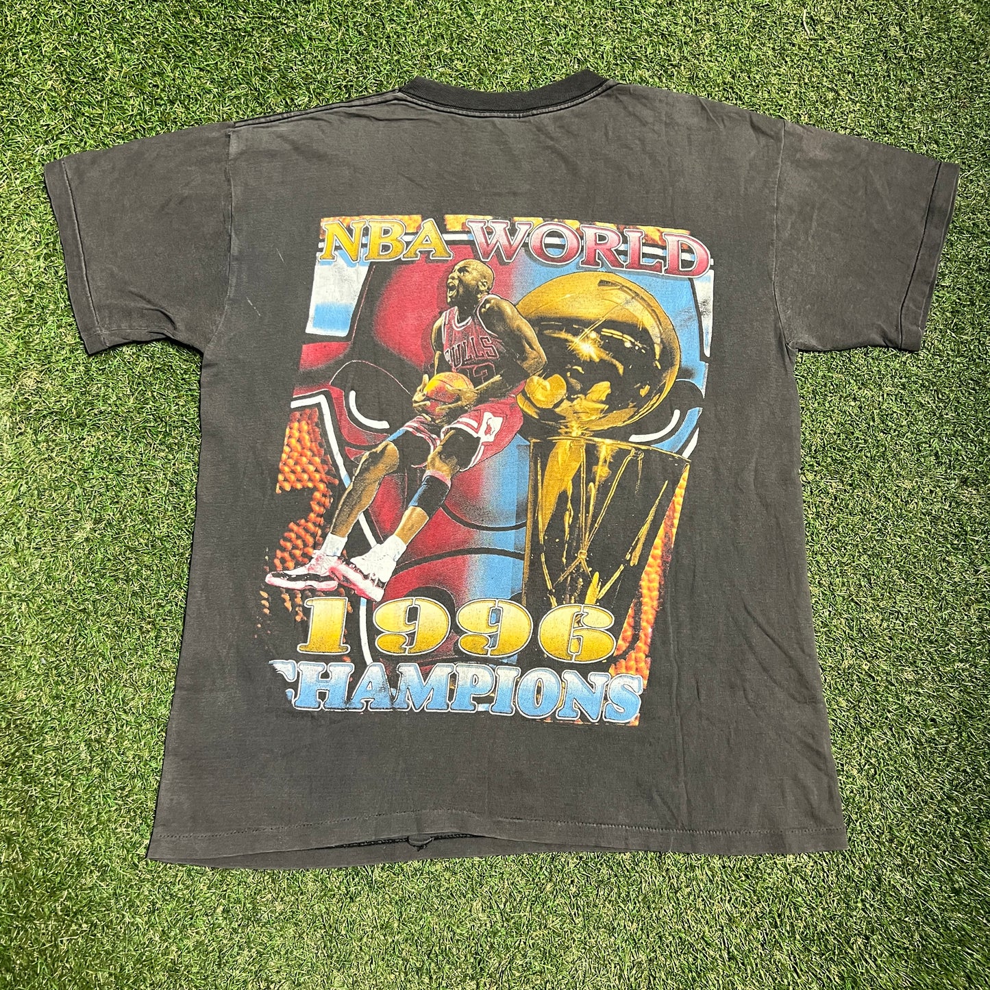 1996 Chicago Bulls World Champs Rap Style Black Tee Size XL USED v16048