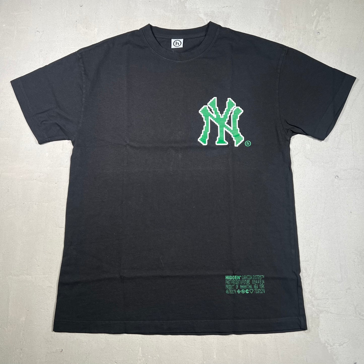 Hidden NY New York Yankees Black Tee Size Medium NEW x17330