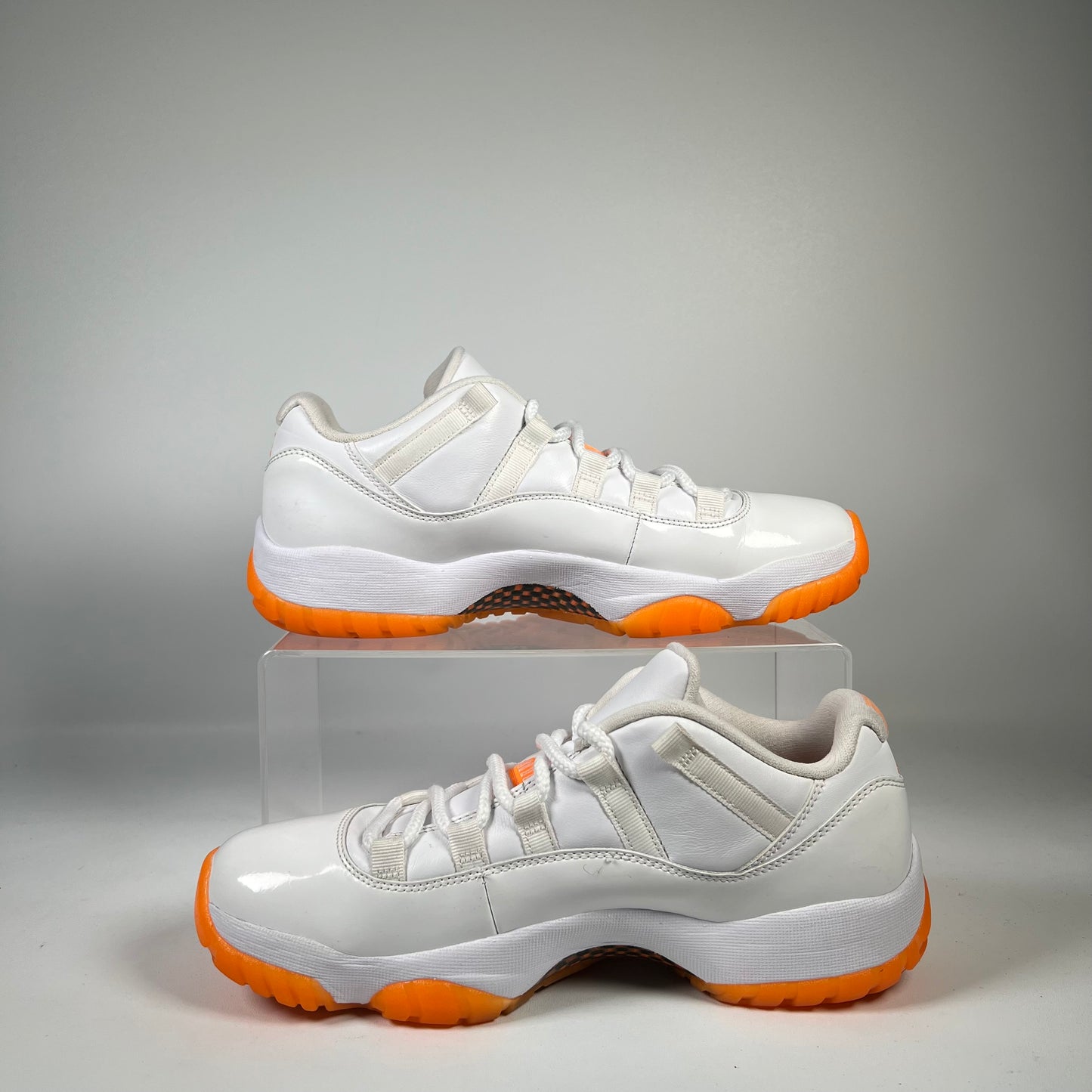 Jordan 11 Low Citrus (2021) Size 8.5M/10W USED s20203